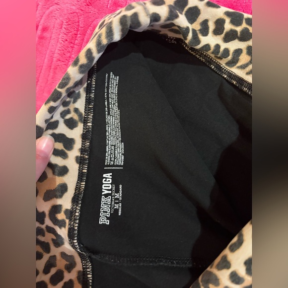 READ DESC - Victoria’s Secret PINK Leopard Fold Over Yoga Pants – very Flawed - Picture 14 of 16